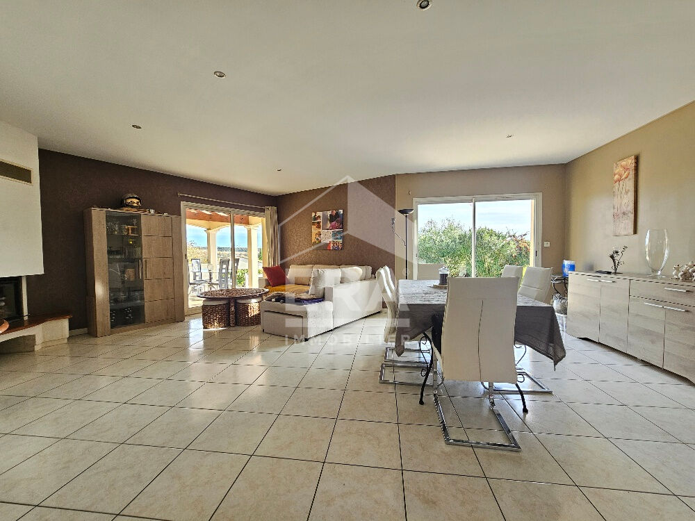 Photo Maison à vendre Roullet Saint Estephe 3 chambres 104 m2 garage et piscine image 3/6