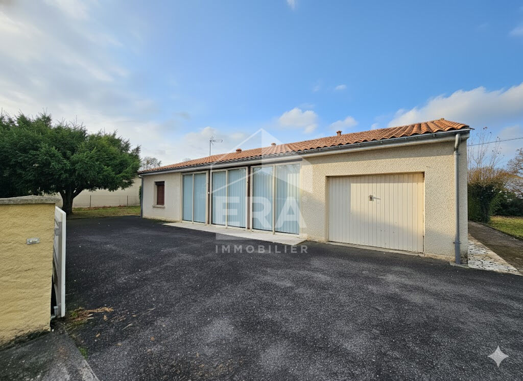Plain-pied à vendre Roullet Saint Estephe 2 chambres et 1 bureau 90 m2 garage