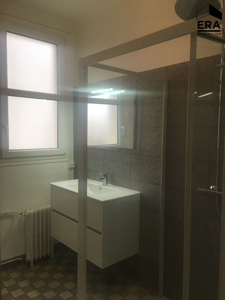 Photo A LOUER APPARTEMENT T2 MEUBLE BORDEAUX STADE CHABAN DELMAS image 6/6