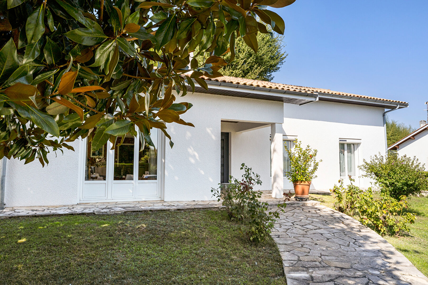 Photo Maison à vendre à Léognan CENTRE- Un havre de paix image 2/6