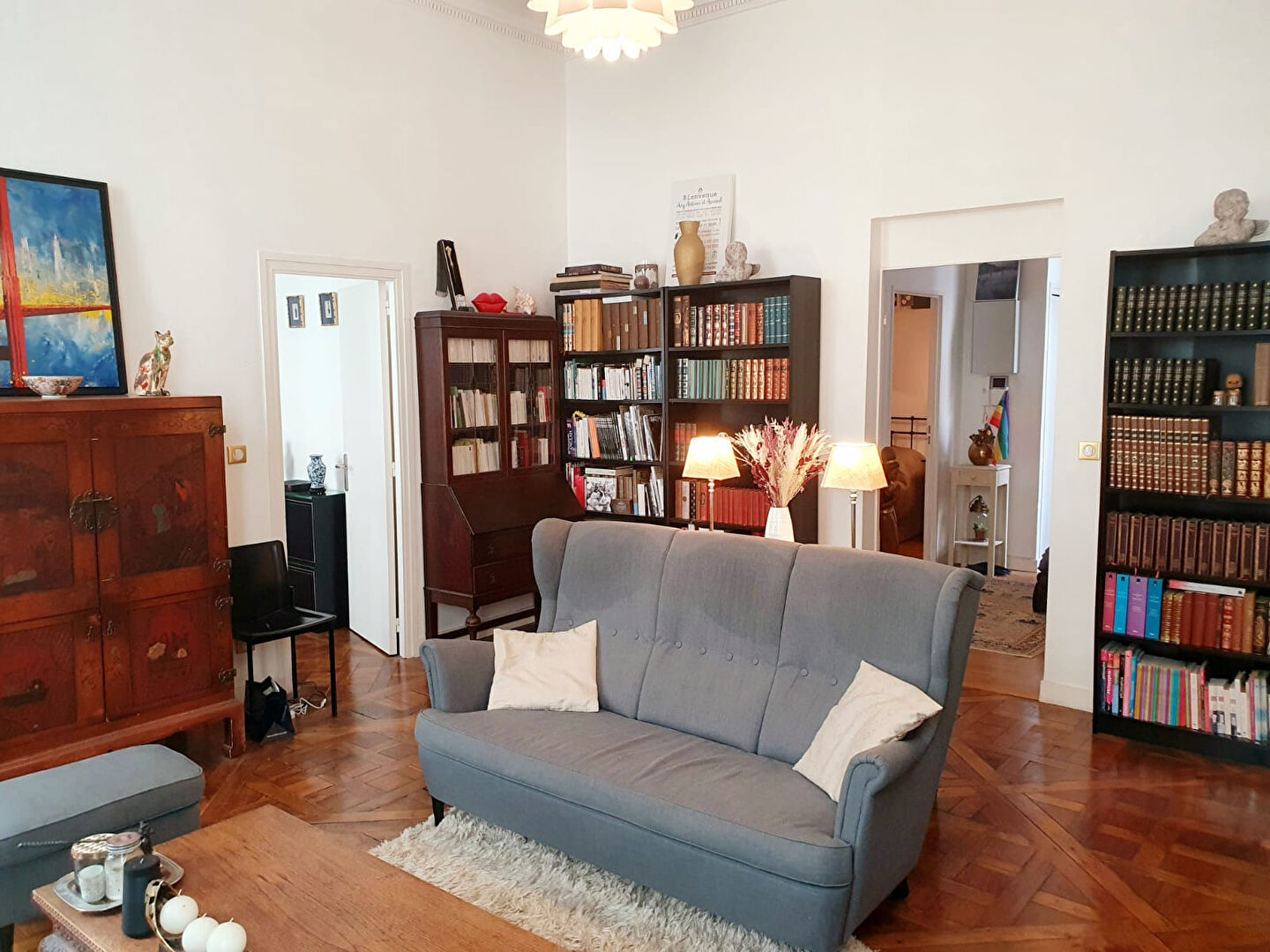 Photo Centre Ville - Dans un immeuble Haussmannien, au deuxième étage avec ascenseur, bel appartement comprenant un double salon-séjour et deux chambres. Cave image 5/6