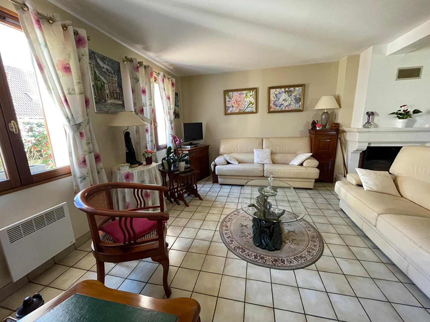 Photo NANTES - Spacieuse maison traditionnelle située au calme de son impasse. 4 chambres, grand garage et joli jardin clos. image 1/5