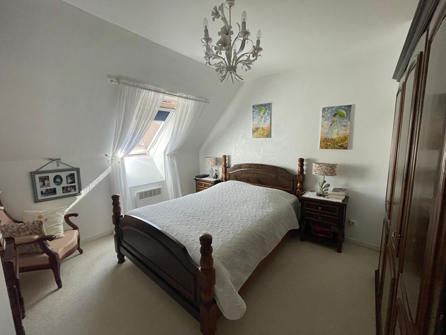 Photo NANTES - Spacieuse maison traditionnelle située au calme de son impasse. 4 chambres, grand garage et joli jardin clos. image 5/5