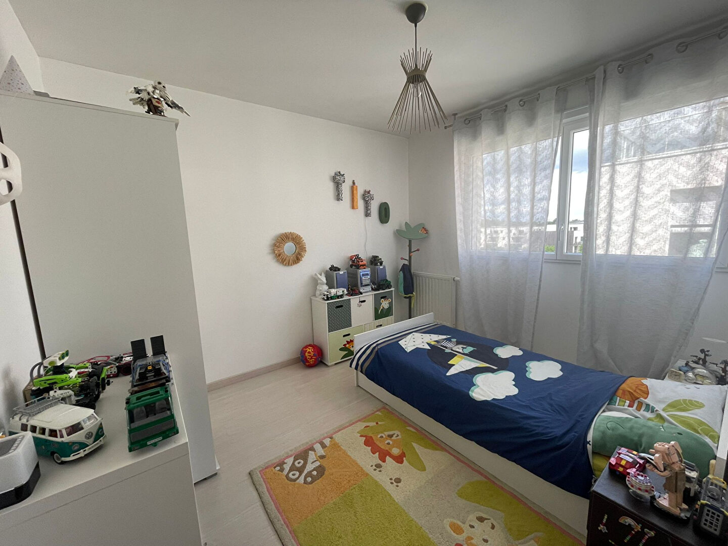 Photo St Joseph de Porterie - Superbe appartement avec terrasses s'ouvrant sur la verdure. Cuisine ouverte A&E, trois vraies chambres. Ascenseur et garage en sous sol. image 5/6