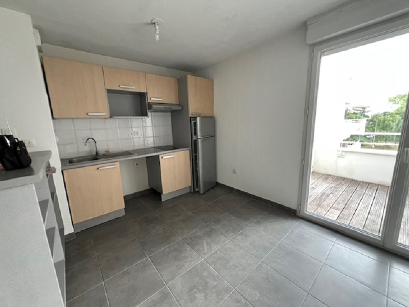 Photo Durantiere - Dans un petit collectif récent, bel appartement trois pièces, deux chambres. Ascenseur, terrasse et pkg en sous sol. image 2/5