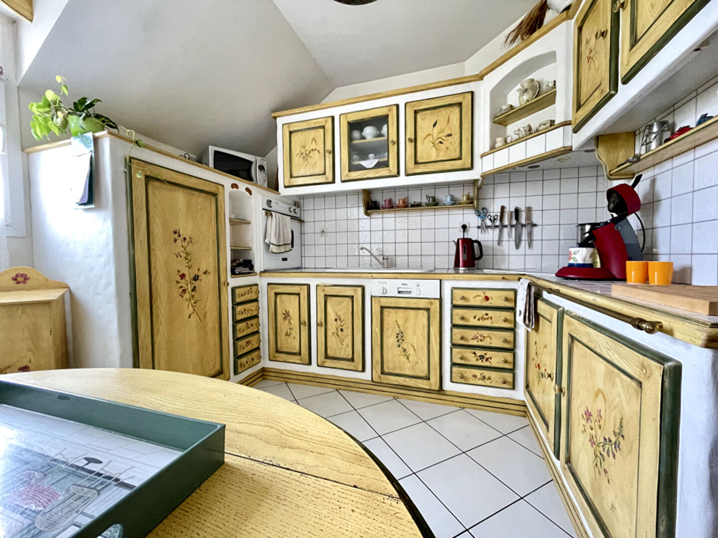 Photo Eraudière - En bord d'Erdre, bel appartement en dernier étage s'ouvrant sur une terrasse exposé sud-ouest. Trois chambres. Acsenseur, pkg extérieur, box en sous-sol et cave. image 6/6