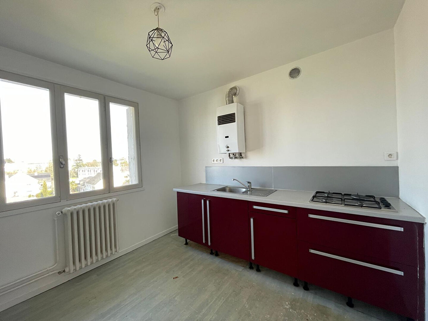 Photo Marrière - bel appartement deux pièces spacieux et lumineux. Balcon, pkg et cave. Possibilité d'améliorer le DPE facilement en D. image 3/5