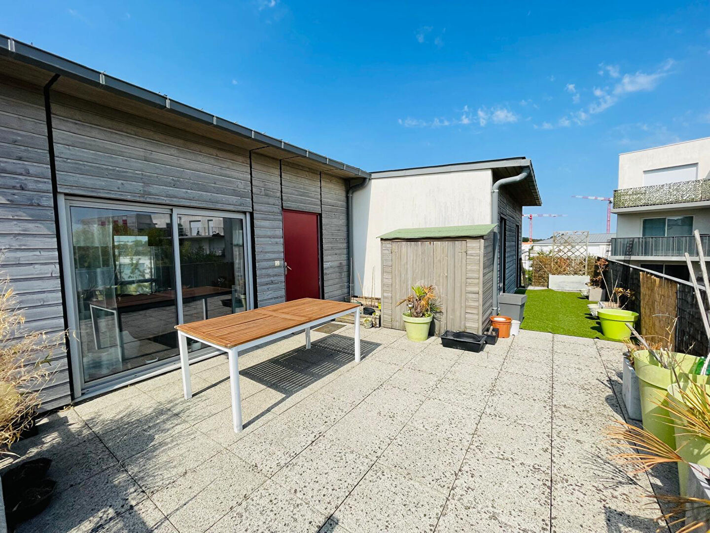 Photo Doulon - Dans une résidence récente, retrouver ce cocon comprenant trois pièces, deux chambres. Grande terrasse, pkg en sous-sol. image 1/5