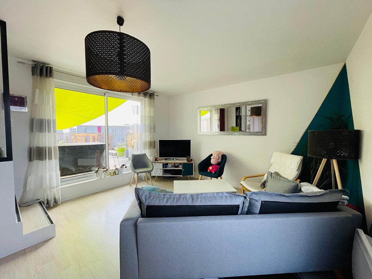 Photo Doulon - Dans une résidence récente, retrouver ce cocon comprenant trois pièces, deux chambres. Grande terrasse, pkg en sous-sol. image 3/5