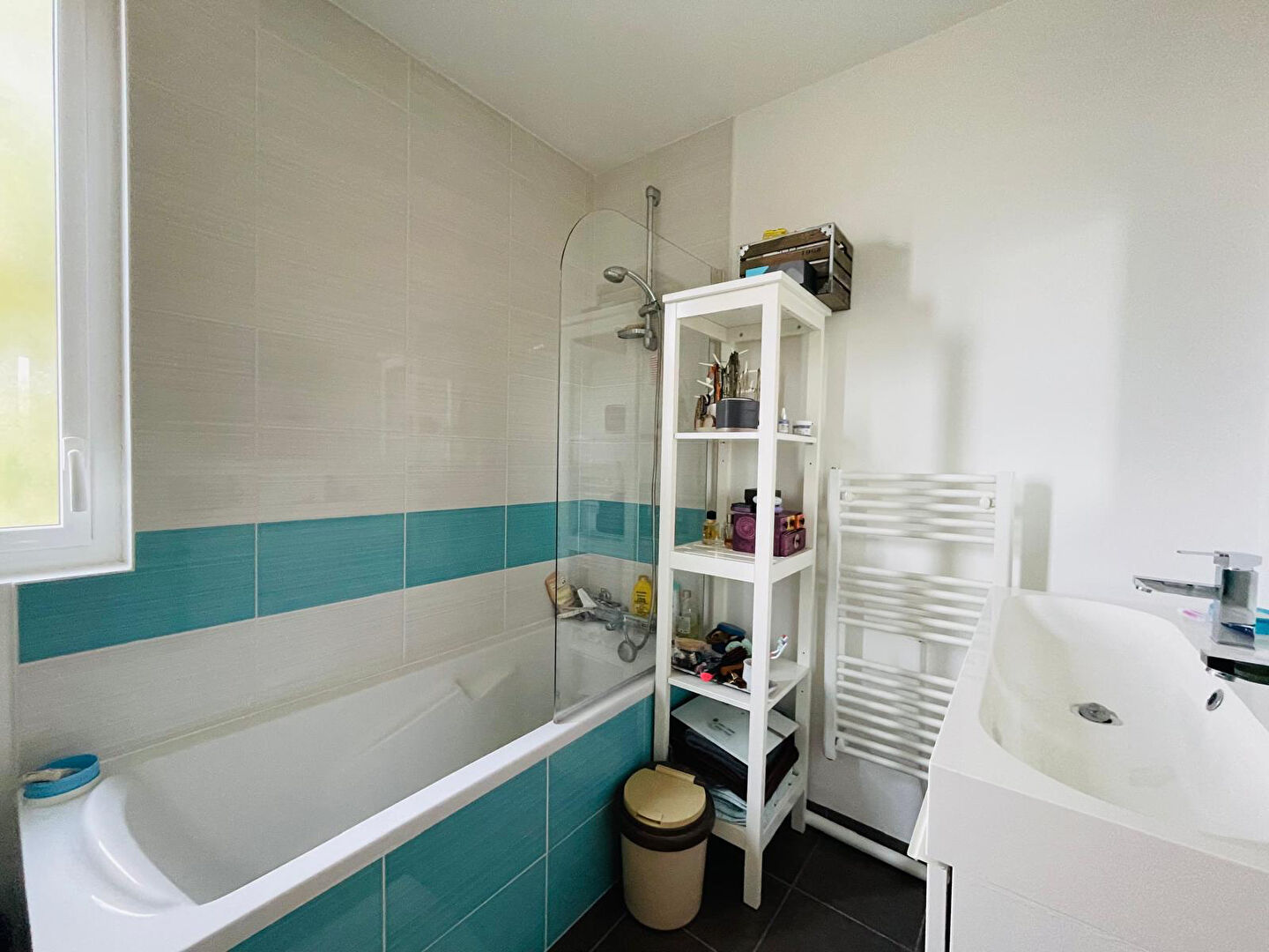 Photo Doulon - Dans une résidence récente, retrouver ce cocon comprenant trois pièces, deux chambres. Grande terrasse, pkg en sous-sol. image 5/5