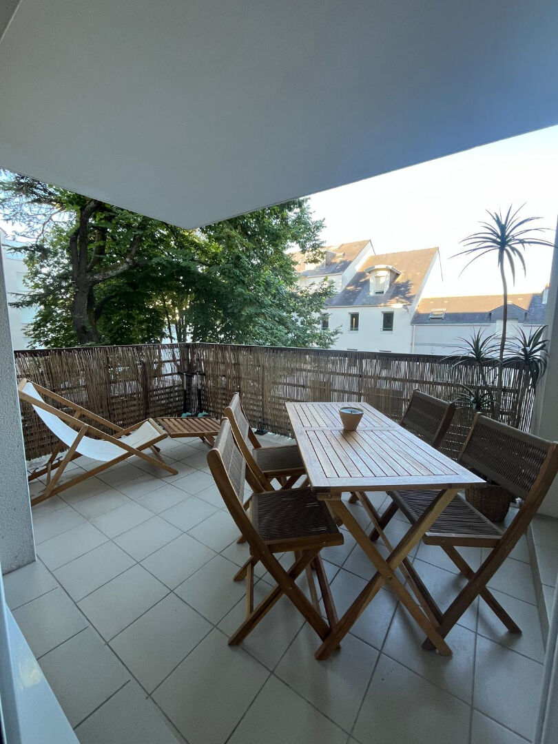Photo Zola - Dans une copropriété récente, bel appartement de 75 m² comprenant une spacieuse pièce de vie ouverte sur une terrasse ; ainsi que deux chambres. Ascenseur et place de parking en sous-sol image 1/5