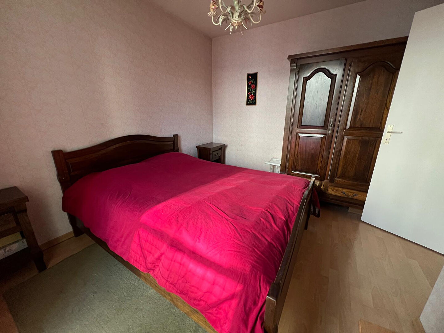 Photo Centre Ville - Dans immeuble récent avec ascenseur, spacieux et lumineux 3 pièces s'ouvrant sur un balcon.  Deux places de pkg en sous-sol. image 6/6