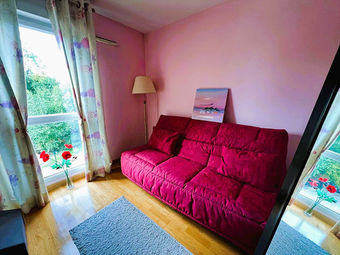 Photo Tortière - Idéalement situé, avec vue sur l'Erdre, au troisième étage d'un immeuble récent avec ascenseur, bel appartement 3 pièces s'ouvrant sur balcon orienté sud ouest. Box en sous-sol image 4/4