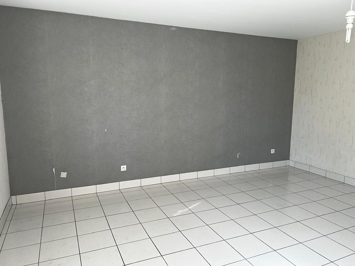 Photo Boissière - Spacieux et lumineux 3 pièces avec grand balcon. Ascenseur et garage boxé en sous-sol. image 2/6