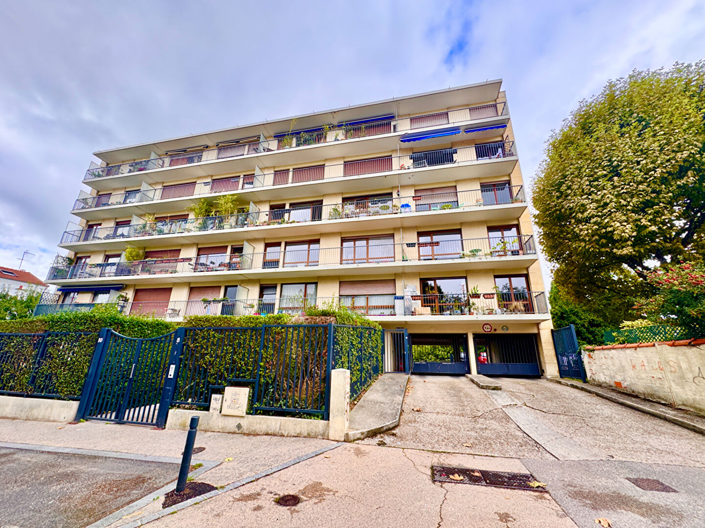 Photo Parking extérieur secteur village Fontenay Sous Bois image 3/3