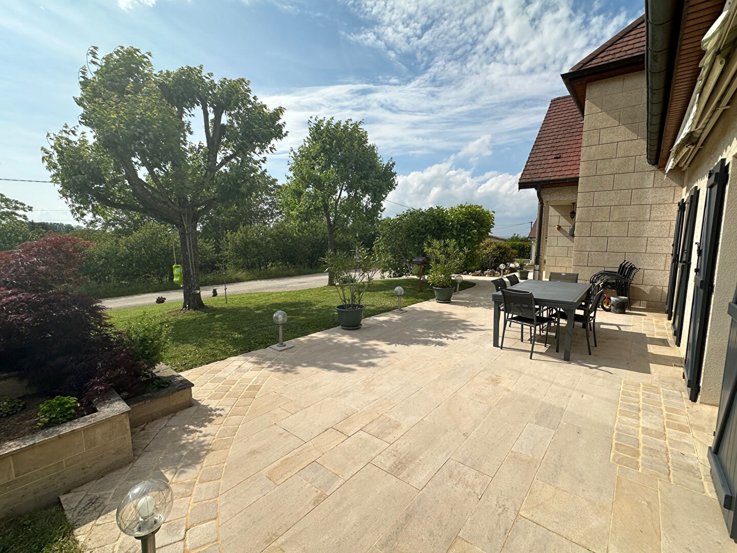 Photo 2 Maisons ,Abbans Dessus, 230 m2 + 110m2 image 2/6