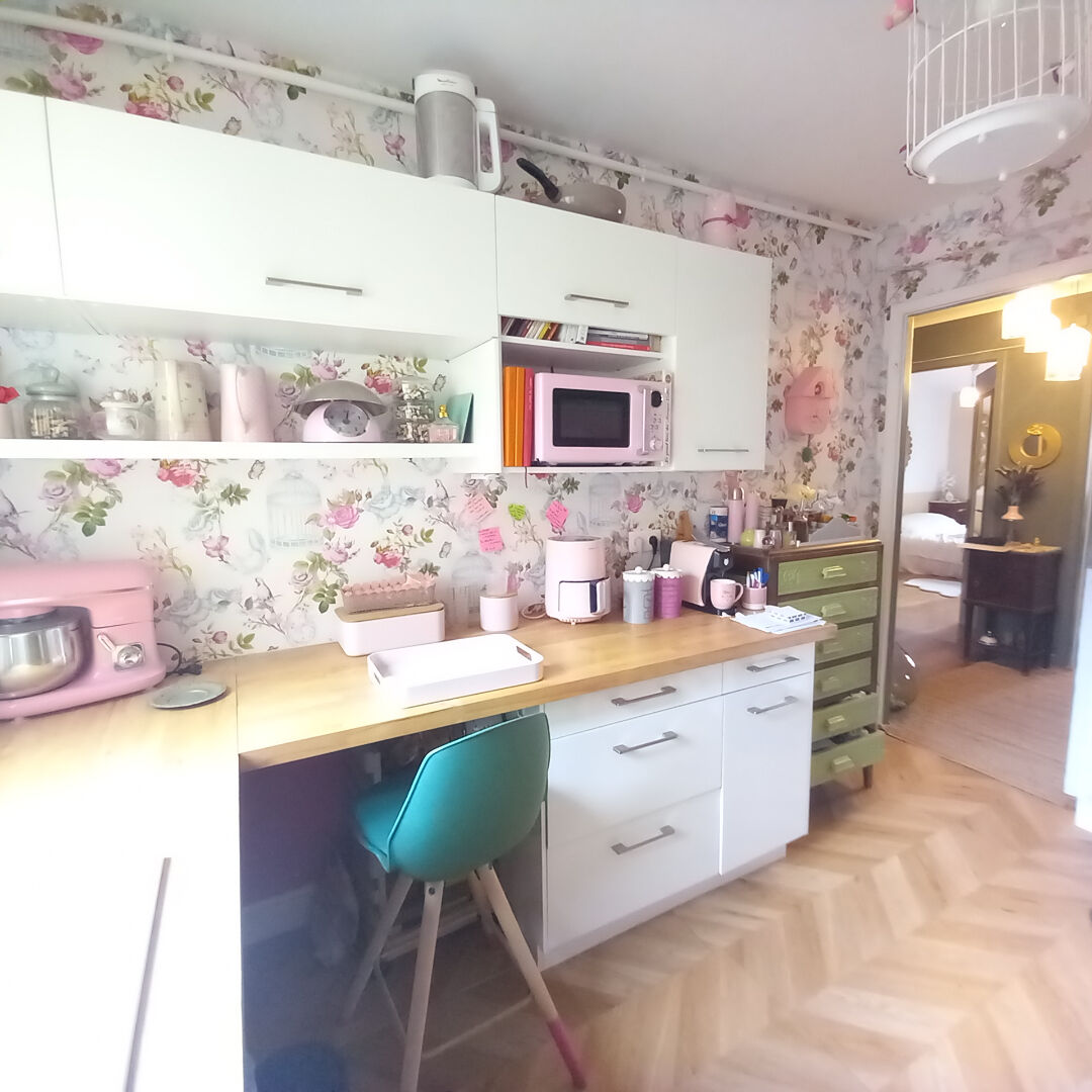 Photo Appartement CHAPRAIS 4 pièce(s) 88m2 Un projet de rénovation isolation et façade de la copropriété est en cours ,travaux entièrement prise en charge par le vendeur . image 5/6