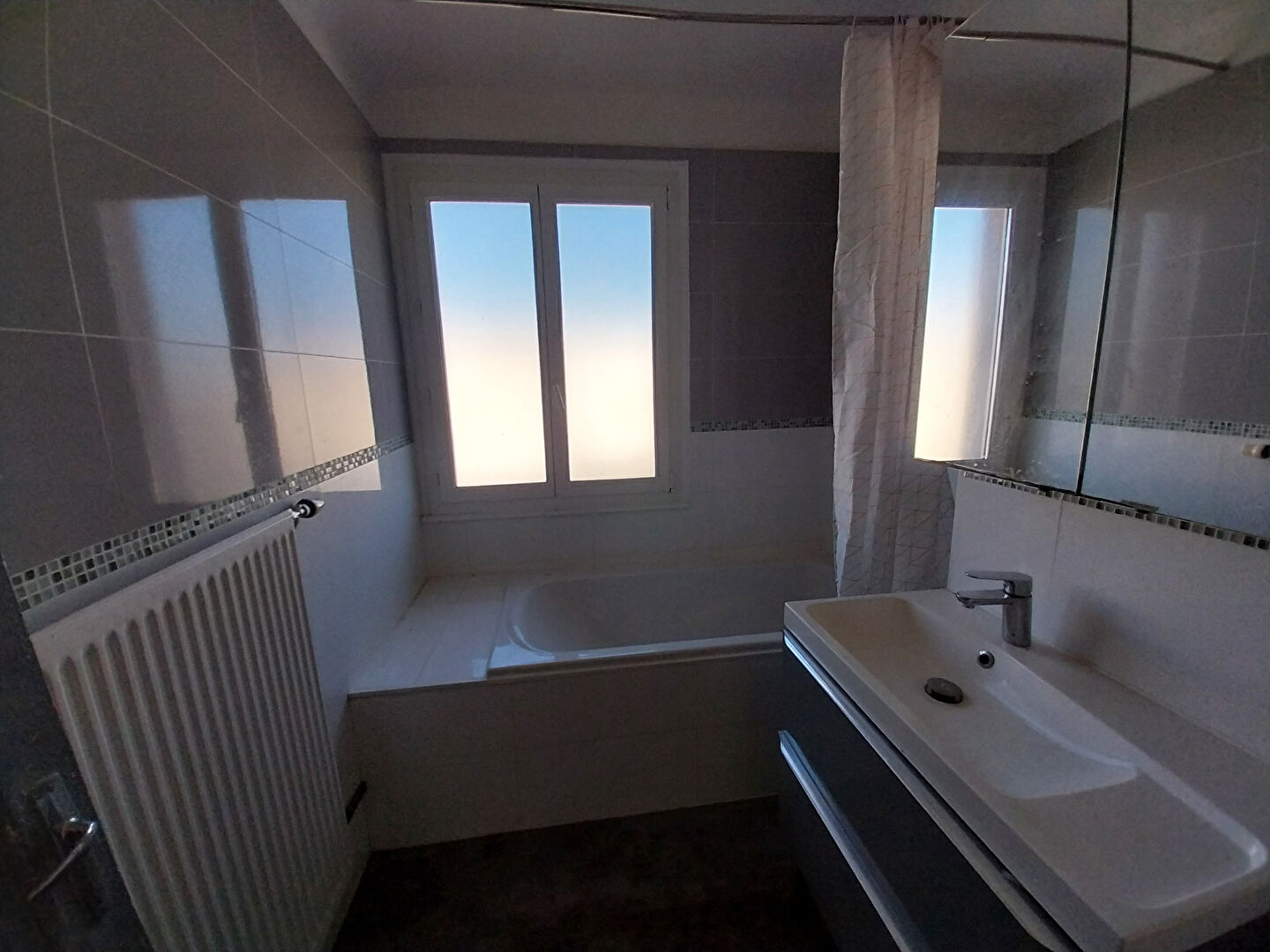 Photo Appartement Gray 4 pièce(s) image 3/6