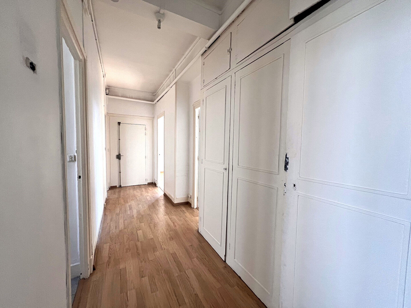Photo Appartement T4 de 101.41 m2 - Quartier Chaprais image 2/6