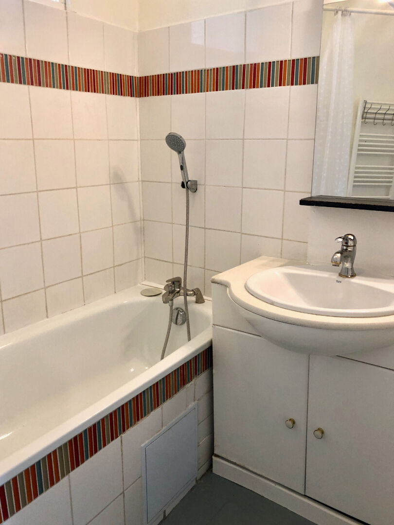 Photo Appartement  3 pièces dernier étage Sud Comédie image 6/6