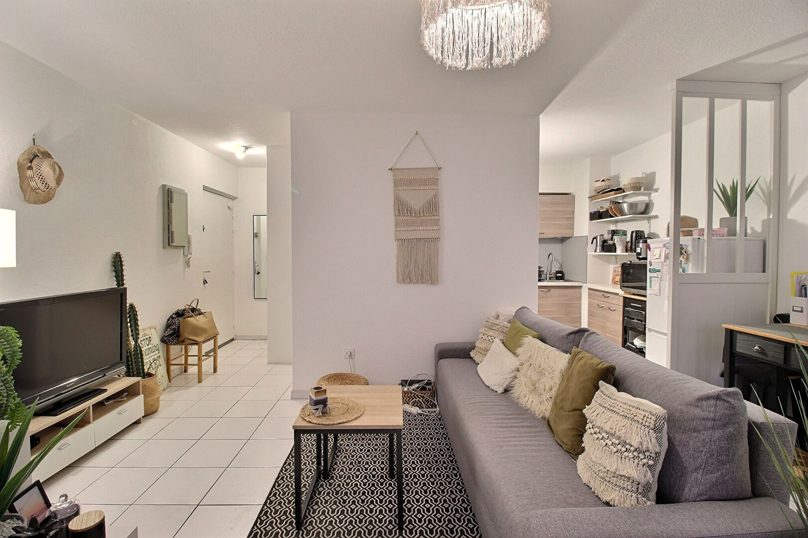 Photo Tour de la Babotte / Place Laissac | T1 en exclusivité avec terrasse rare en centre-ville image 5/6