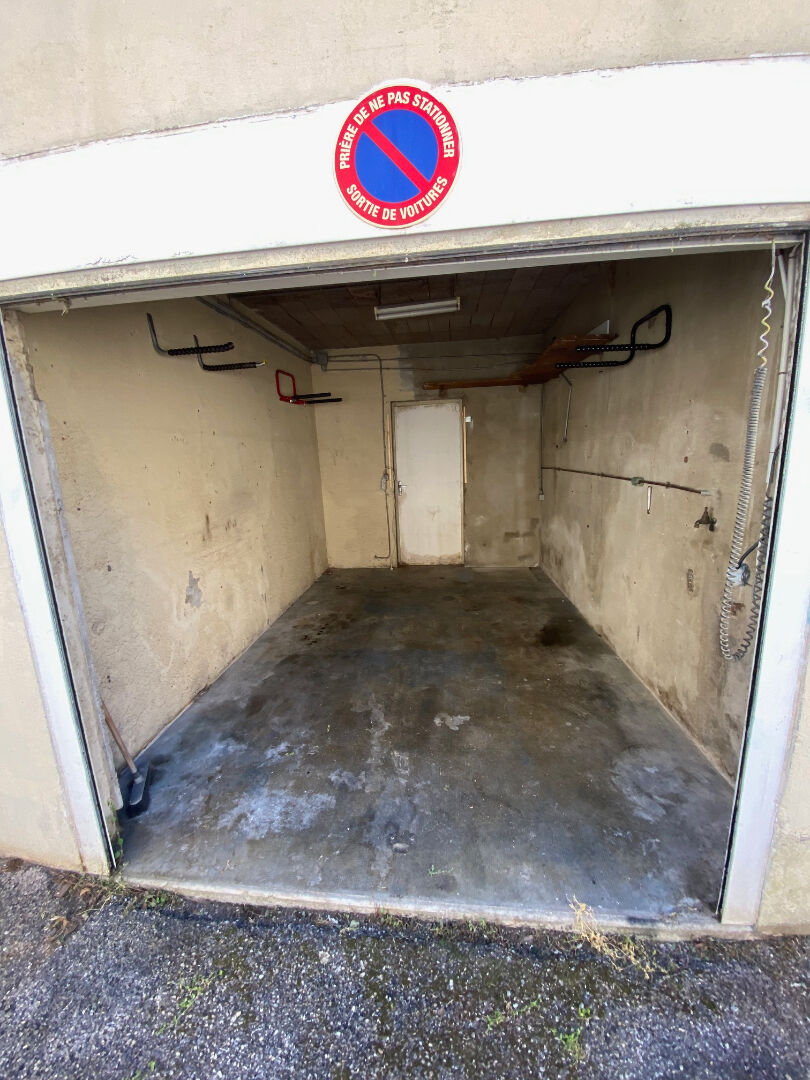 Photo À VENDRE - Garage fermé secteur Beaux-Arts image 2/2