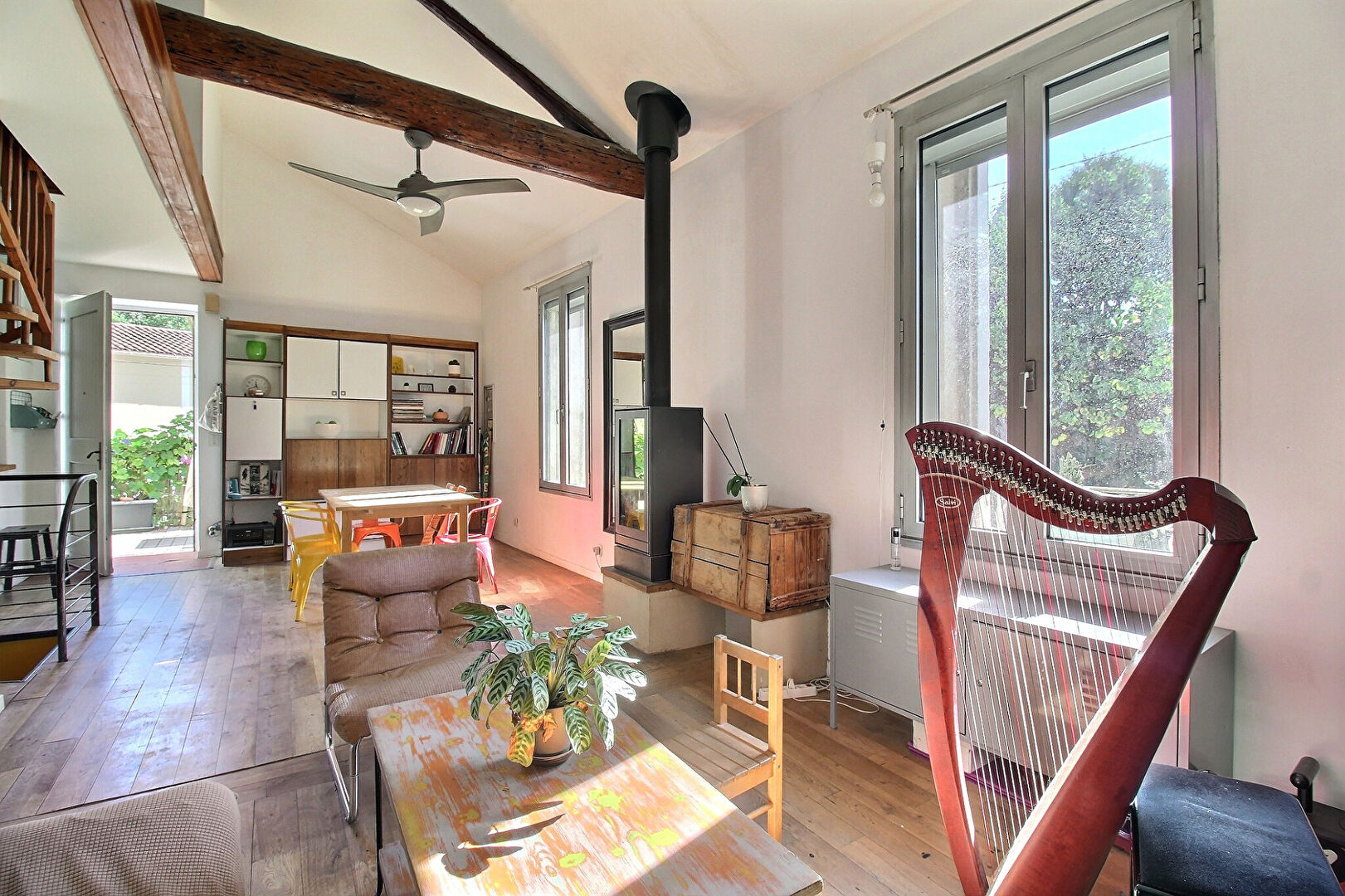 Quartier Figuerolles - Maison ancienne avec jardin, terrasse et garage.