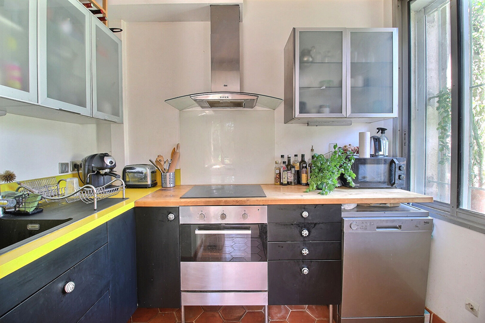 Photo Quartier Figuerolles - Maison ancienne avec jardin, terrasse et garage. image 5/6