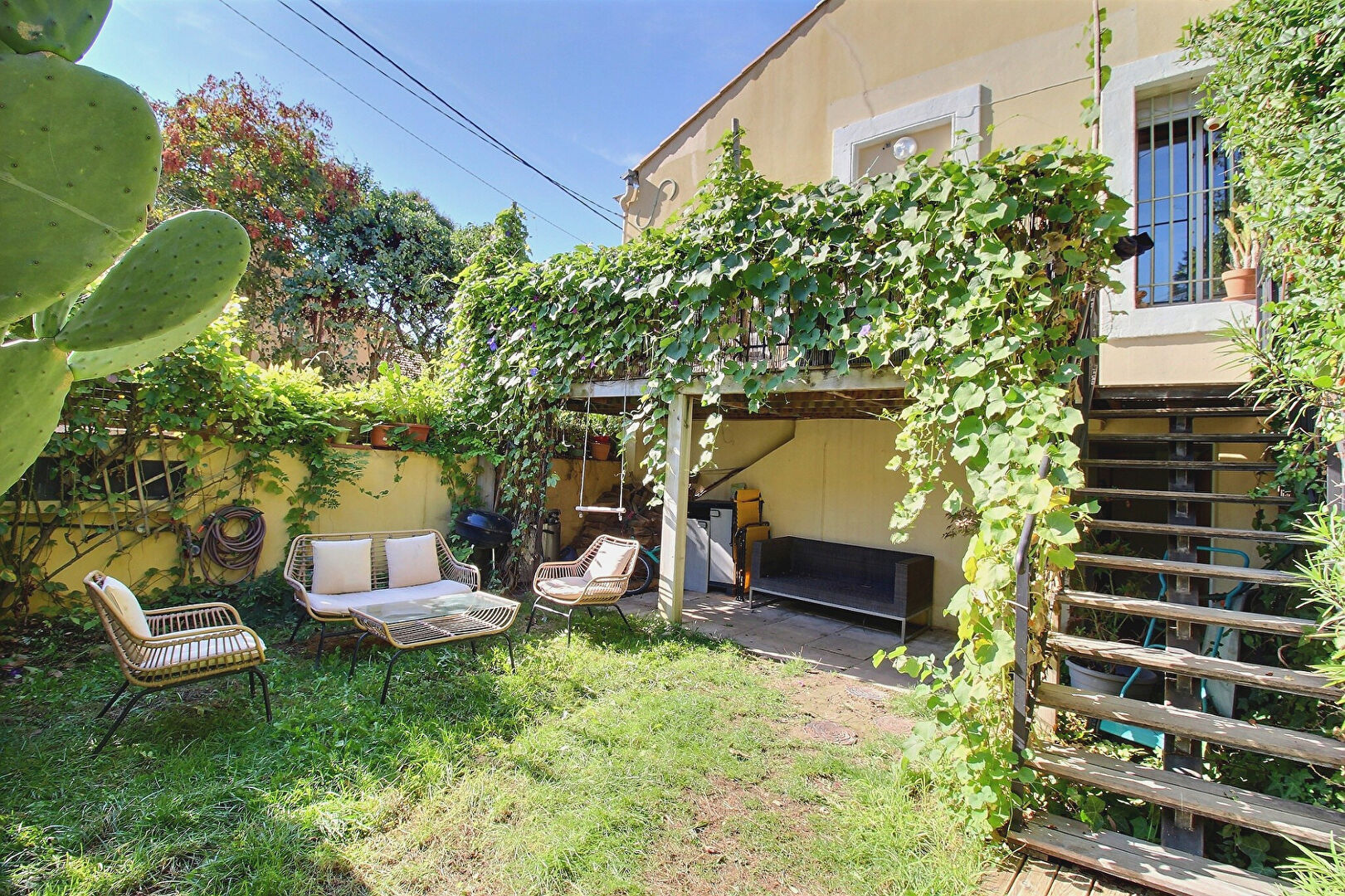 Photo Quartier Figuerolles - Maison ancienne avec jardin, terrasse et garage. image 6/6