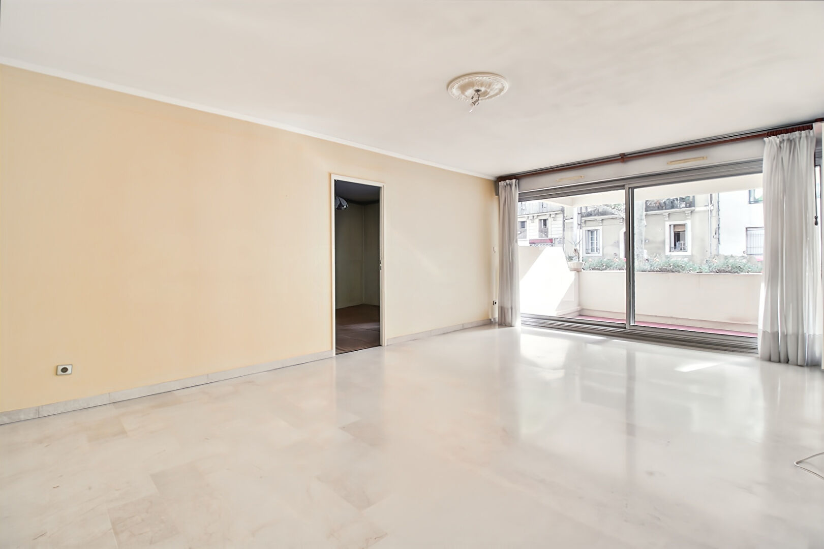 Photo Quartier Méditerranée - T4 en exclusivité avec deux terrasses, garage et cave image 2/6