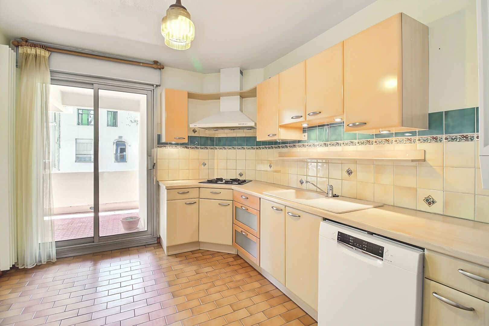 Photo Quartier Méditerranée - T4 en exclusivité avec deux terrasses, garage et cave image 4/6