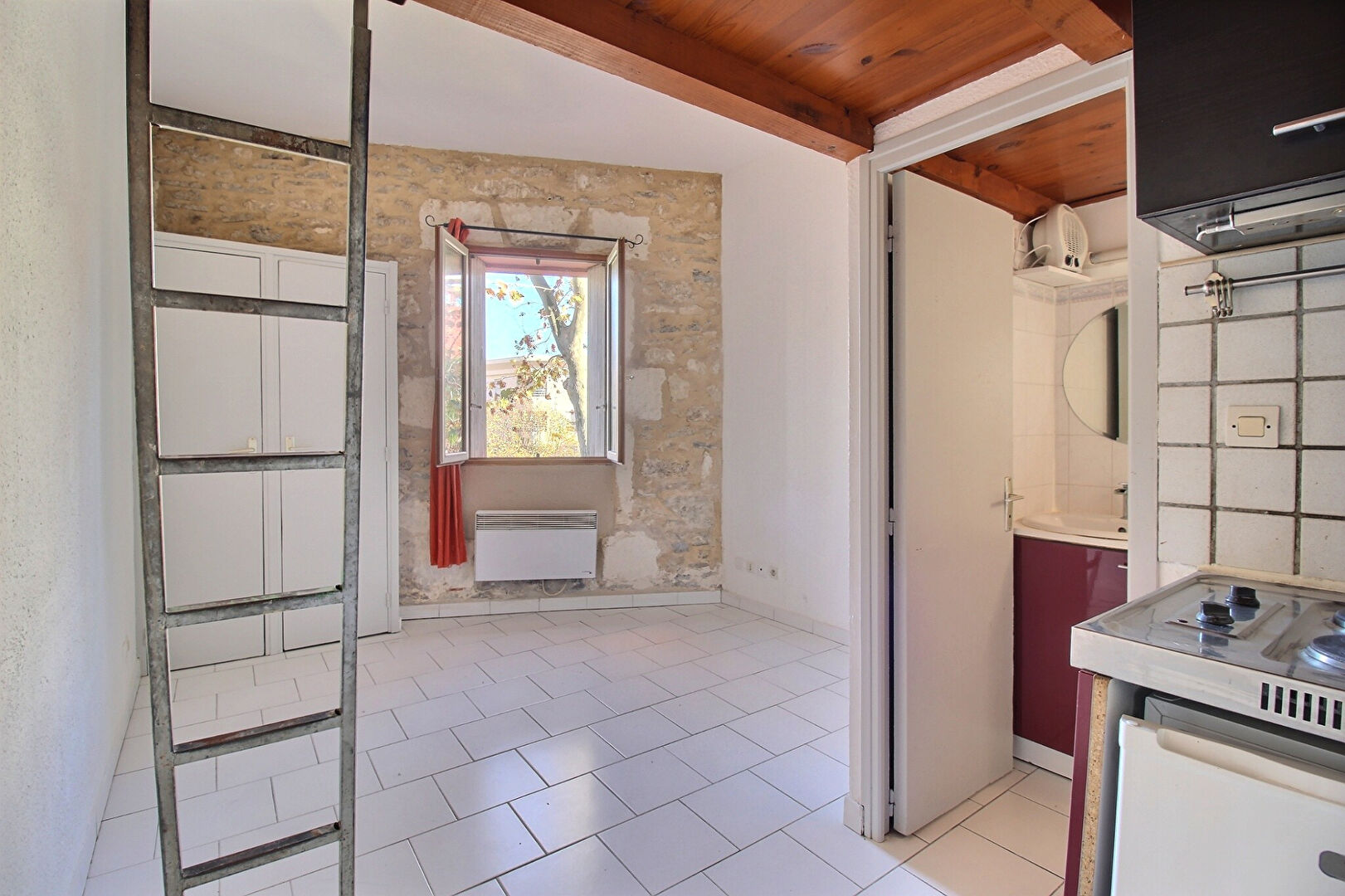 Charmant studio avec mezzanine situé place Faulquier