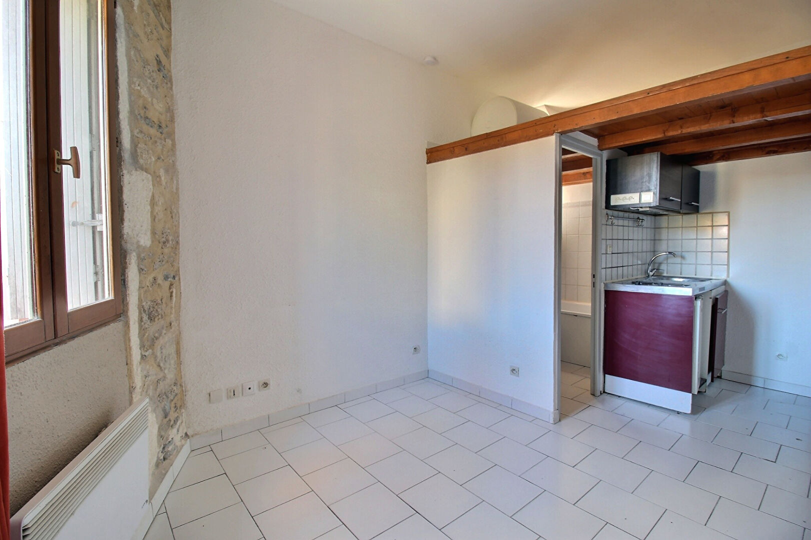 Photo Charmant studio avec mezzanine situé place Faulquier image 4/6