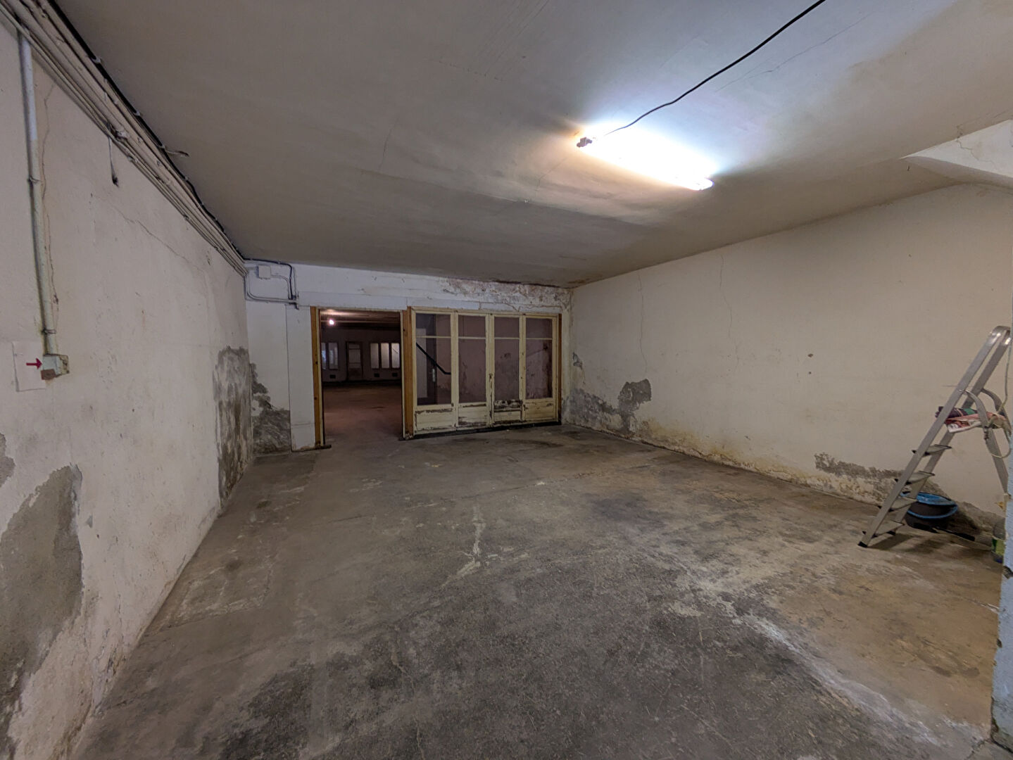 Photo Commerce ou stockage ou Stationnement image 1/3