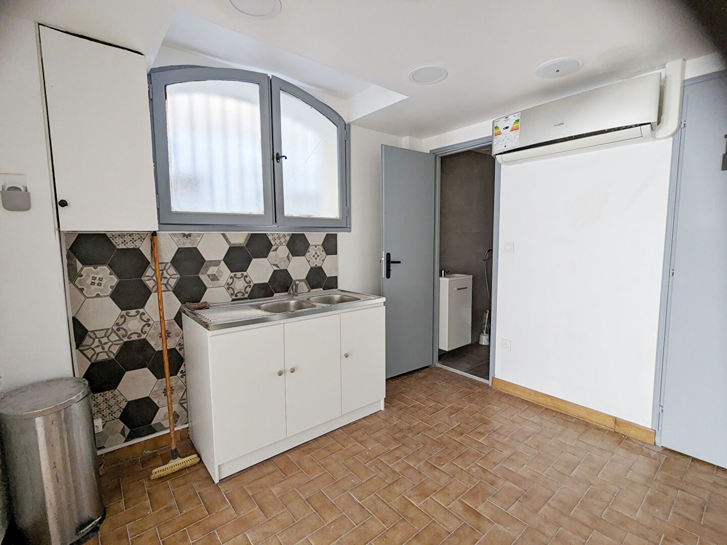 Photo Local commercial Narbonne 25 m² image 2/2