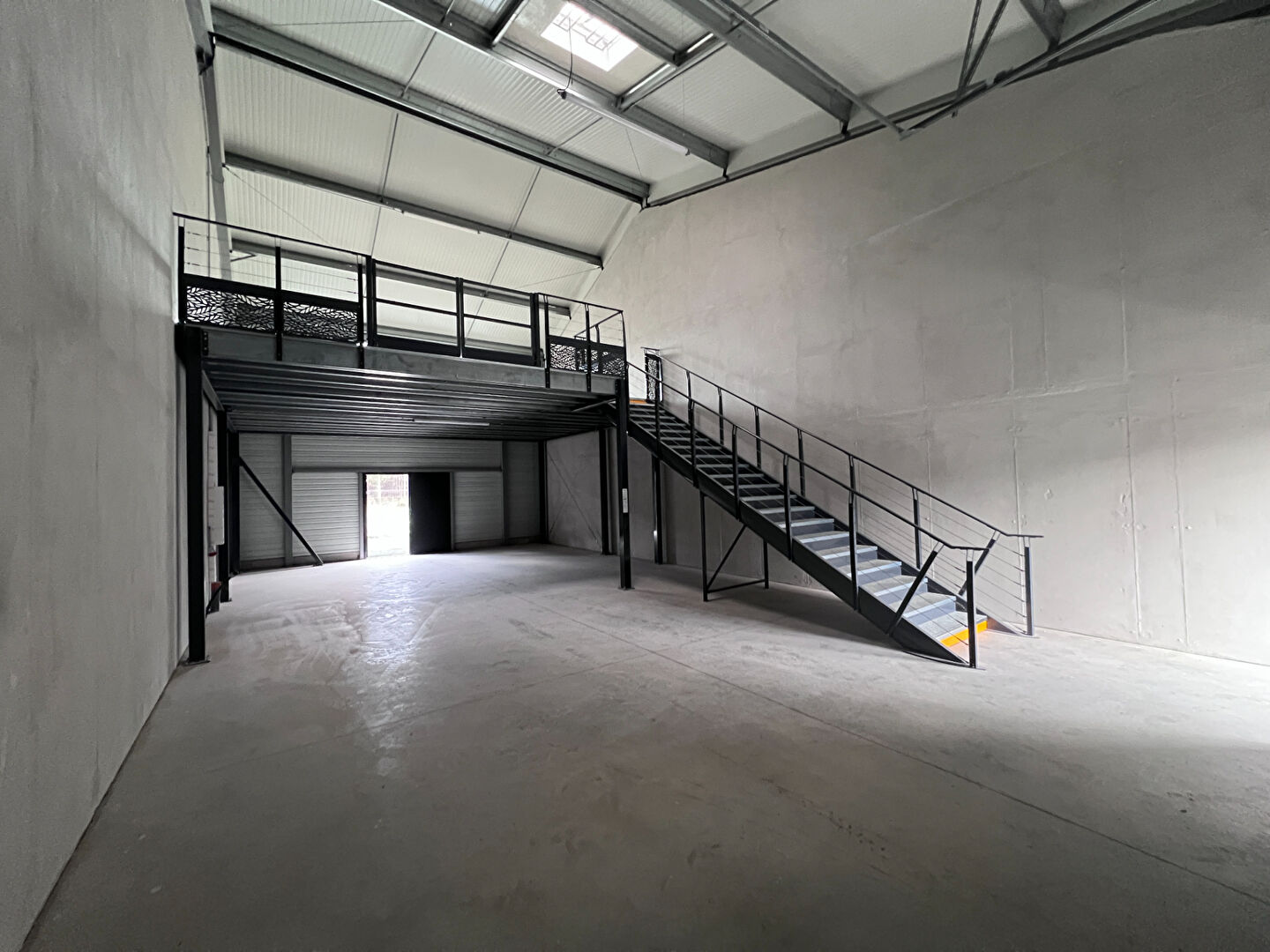 Photo Entrepôt / local industriel Le Teich image 2/6