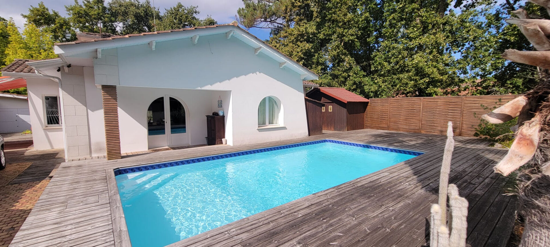 Maison Ares 197 m2 piscine dépendances bassin à pied