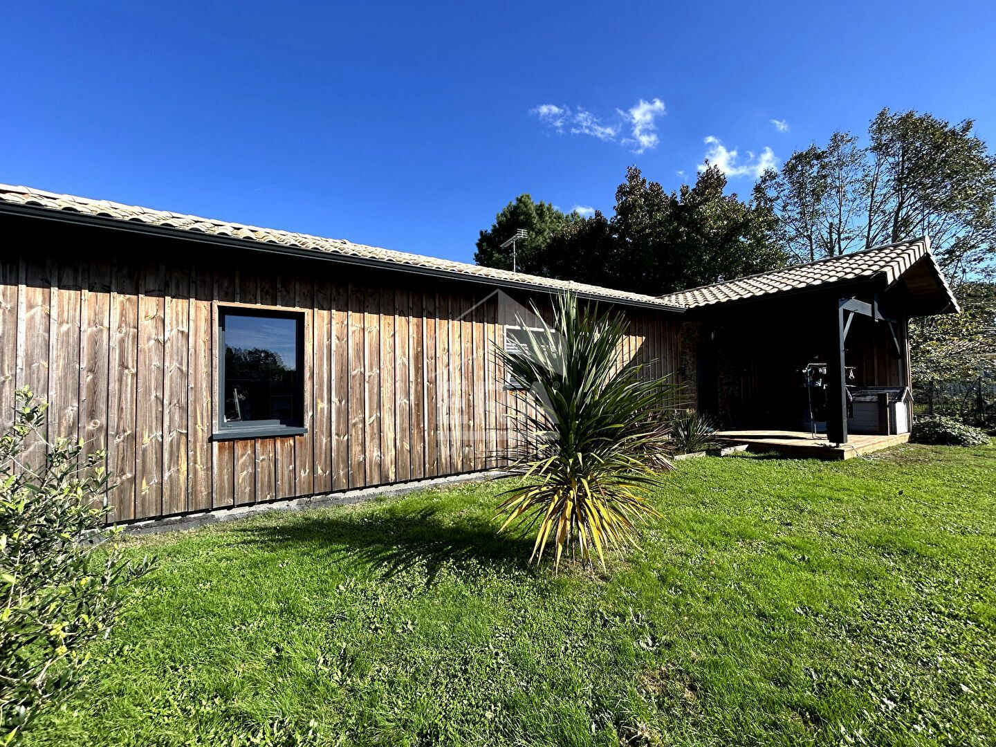 Photo Maison Audenge 5 pièce(s) 120 m2 image 1/5