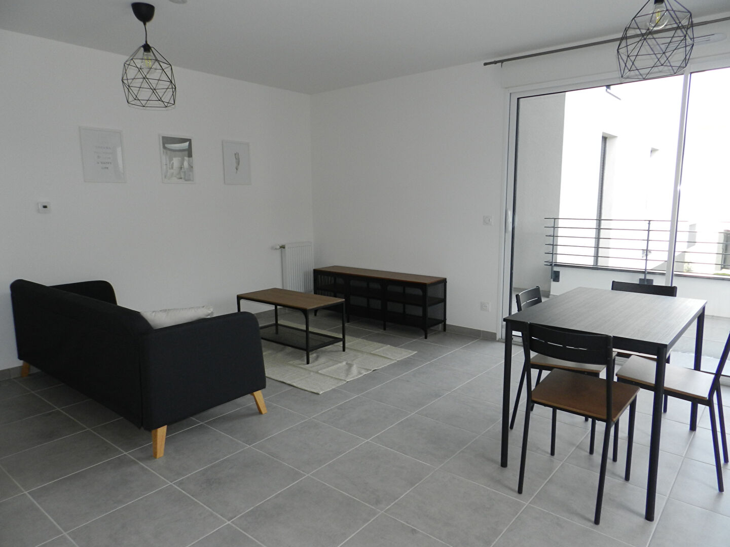 Photo FAVERGES. APPARTEMENT 2 PIECES MEUBLE AVEC GARAGE image 1/6