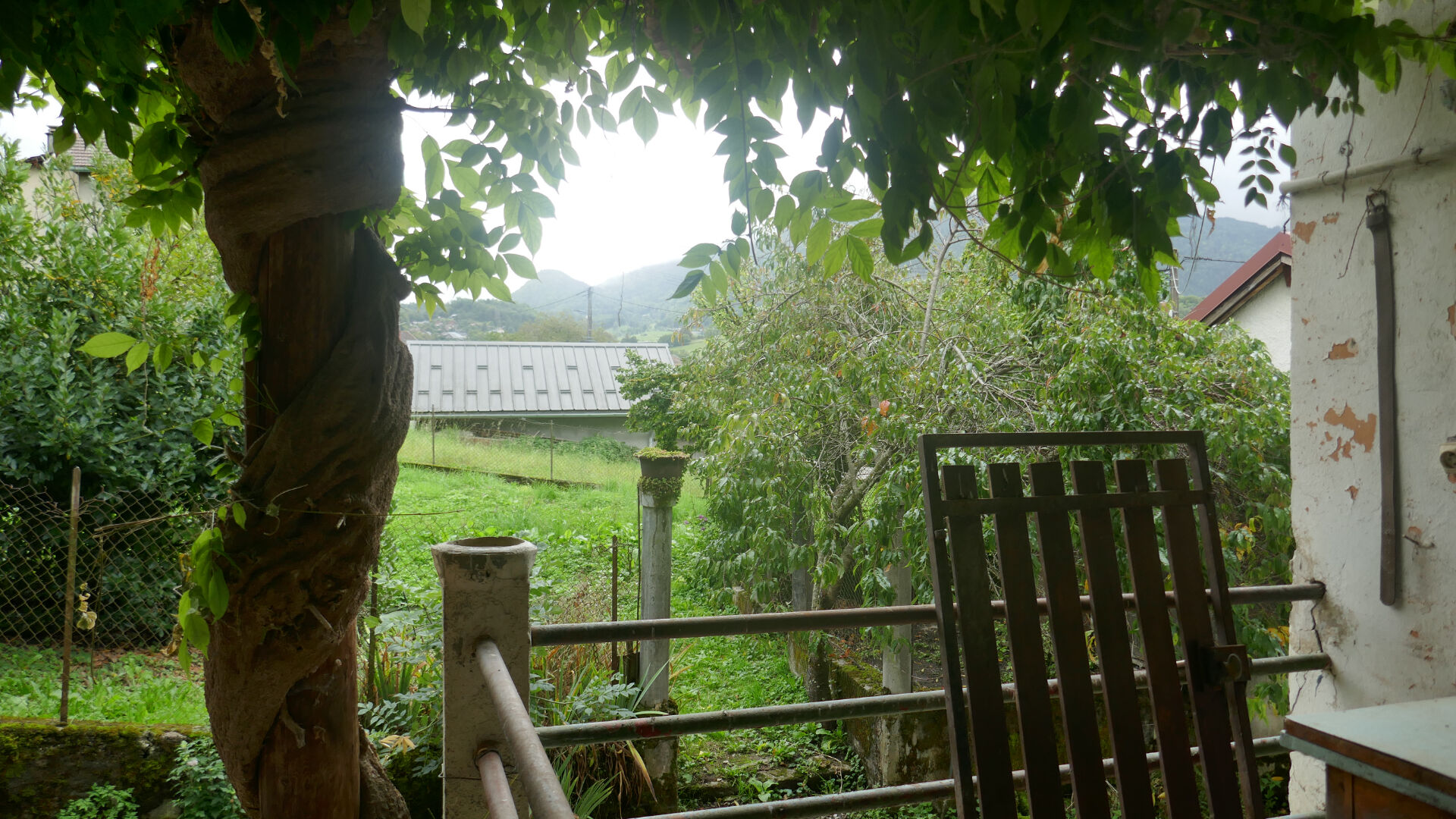 FAVERGES. MAISON DE VILLAGE A REHABILITER AVEC TERRAIN CONSTRUCTIBLE