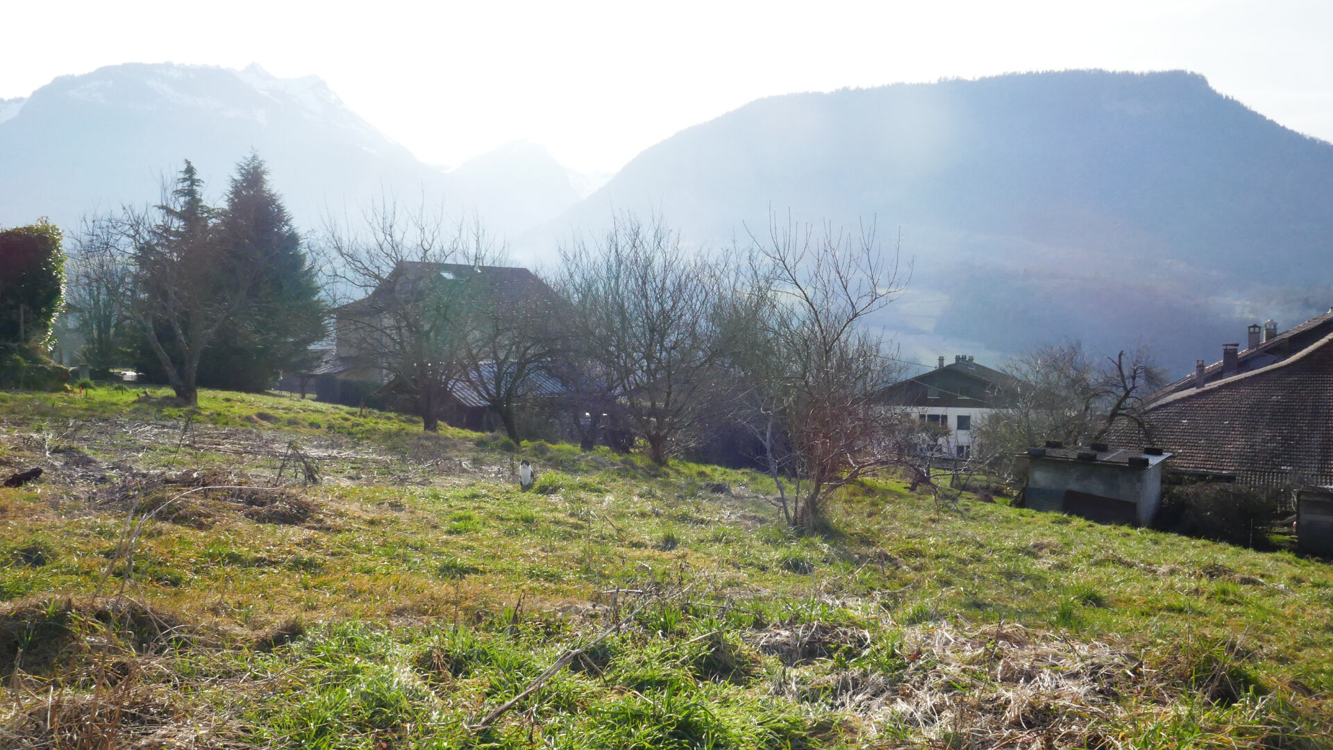 Photo FAVERGES. MAISON DE VILLAGE A REHABILITER AVEC TERRAIN CONSTRUCTIBLE image 2/6