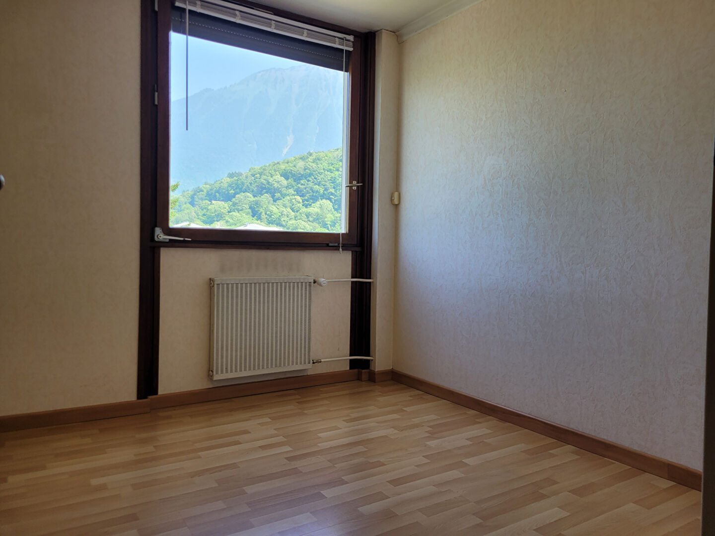 Photo FAVERGES. APPARTEMENT 4 PIECES AVEC CAVE image 5/6