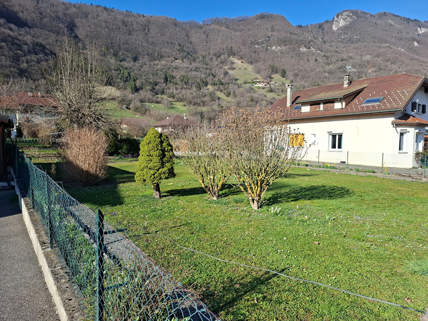 Photo Val de chaise , Marlens , terrain a bâtir d'environ 724m² image 2/3