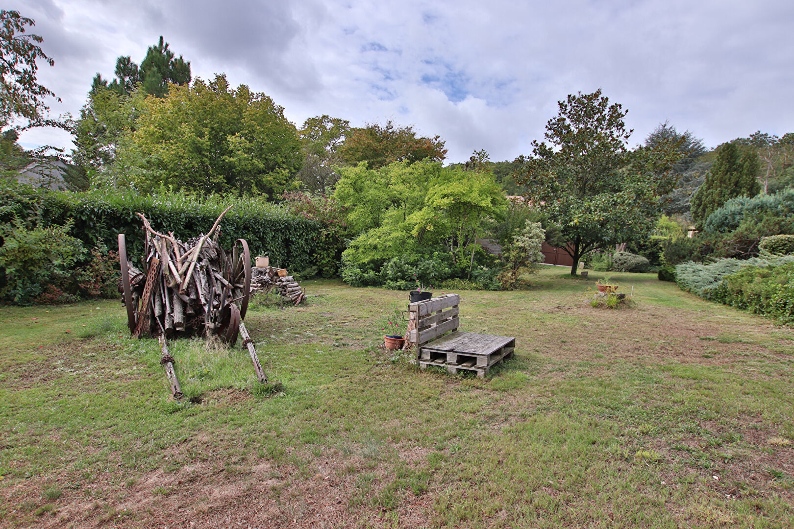 Photo Terrain constructible à LINAS de 500m2 image 1/3