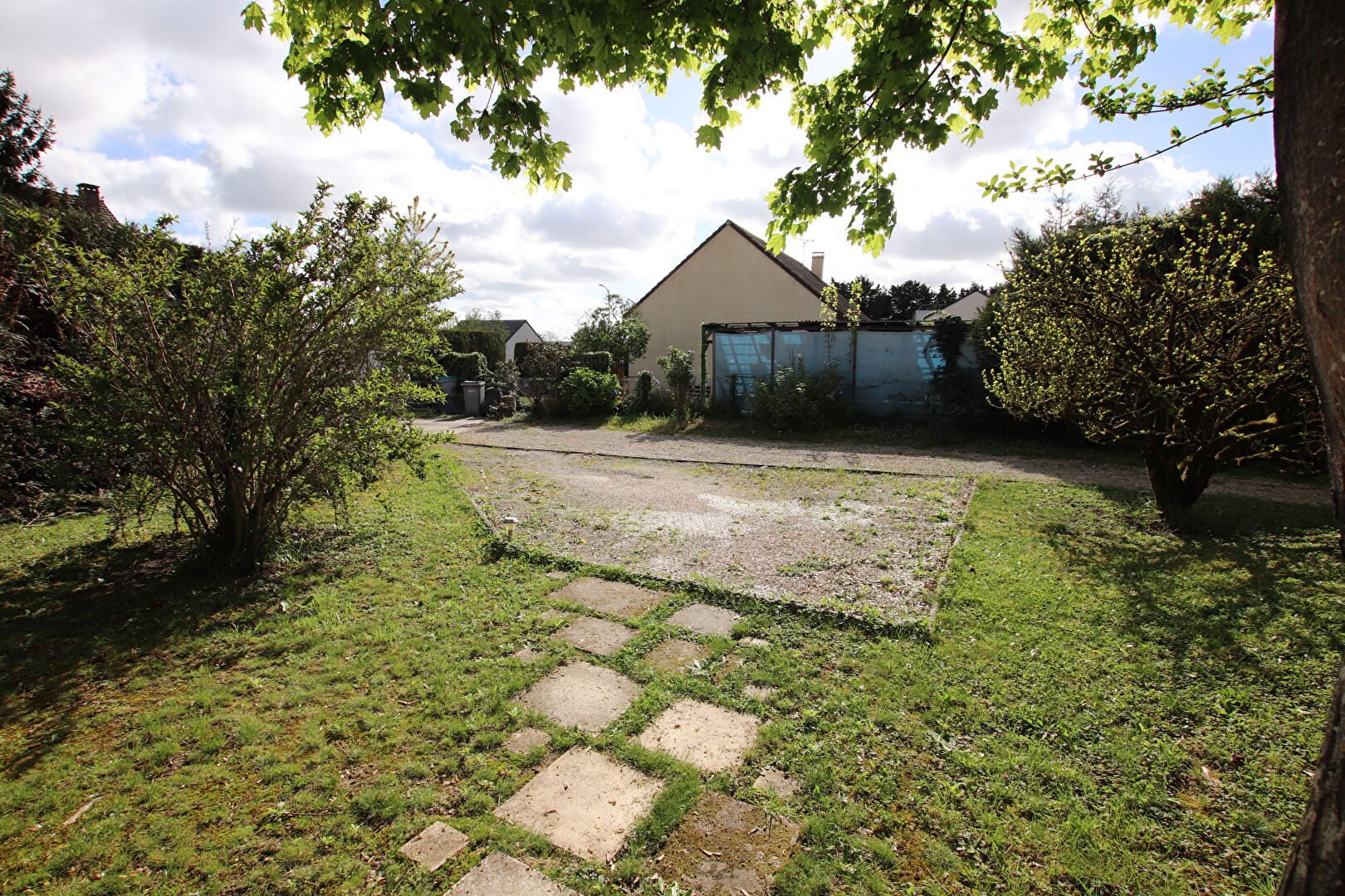 TERRAIN PLAT À BATIR de 272 m2 à LINAS