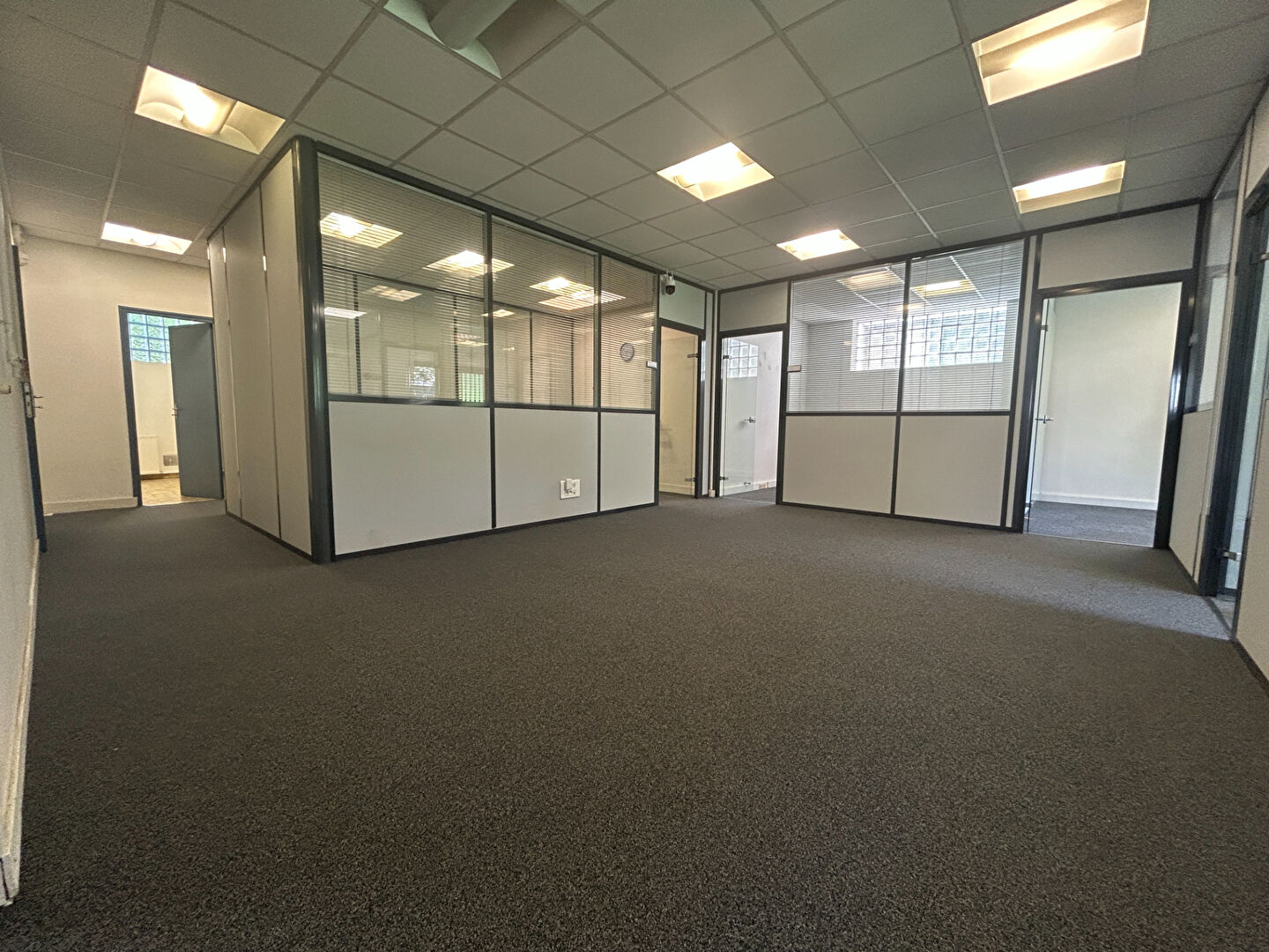 Local commercial Saclay 13 pièce(s) 200 m2