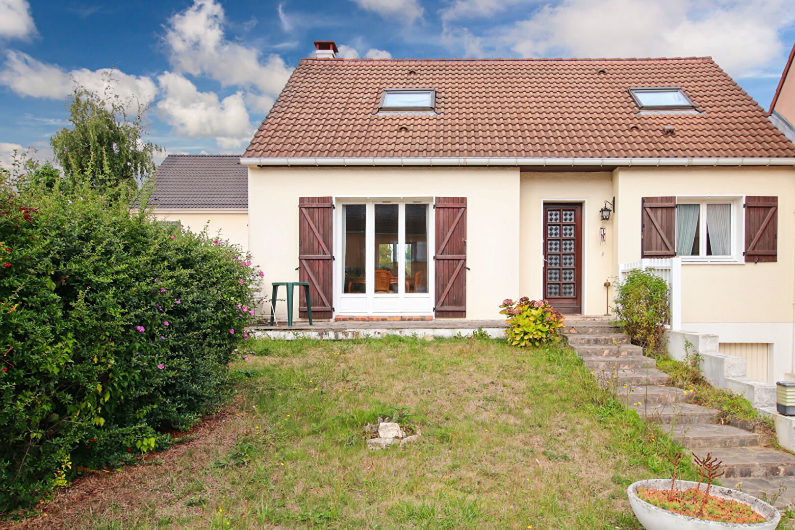 Maison Sainte-Genevieve-Des-Bois 5 pièces 107m2 SOUS-SOL TOTAL