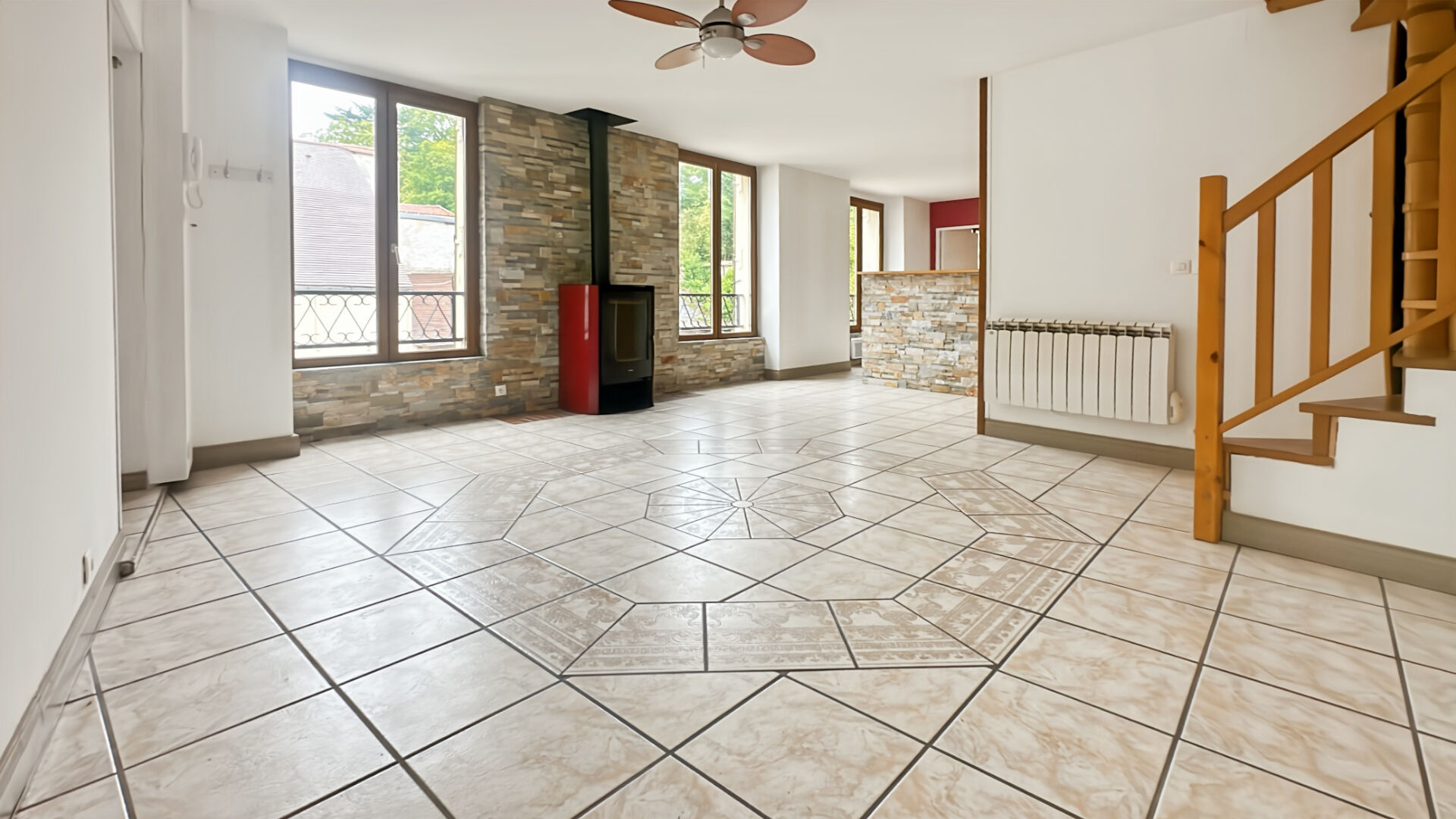 Photo Appartement DUPLEX  4 pièces - place de parking- CENTRE-VILLE image 2/6