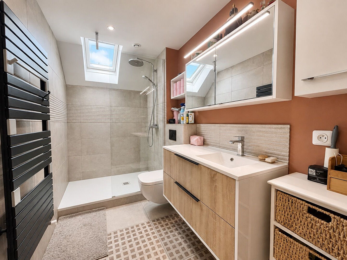 Maison familiale 4 chambres avec bureau, garage, et jardin à LEUVILLE SUR ORGE