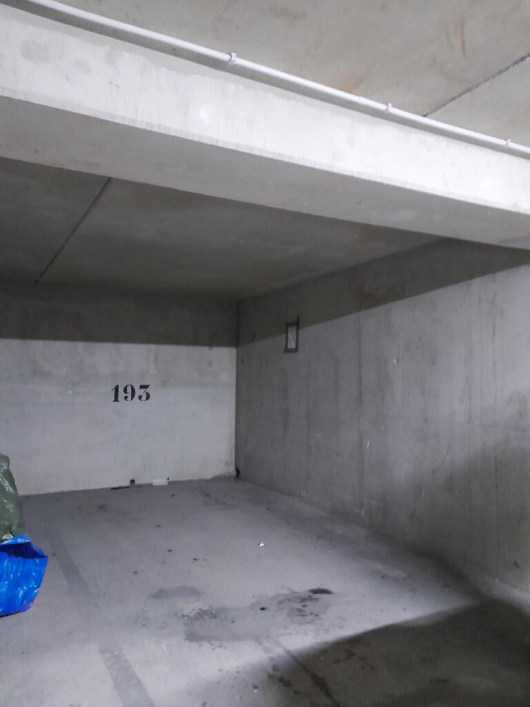 Photo Parking / box Saint Fargeau Ponthierry image 2/3